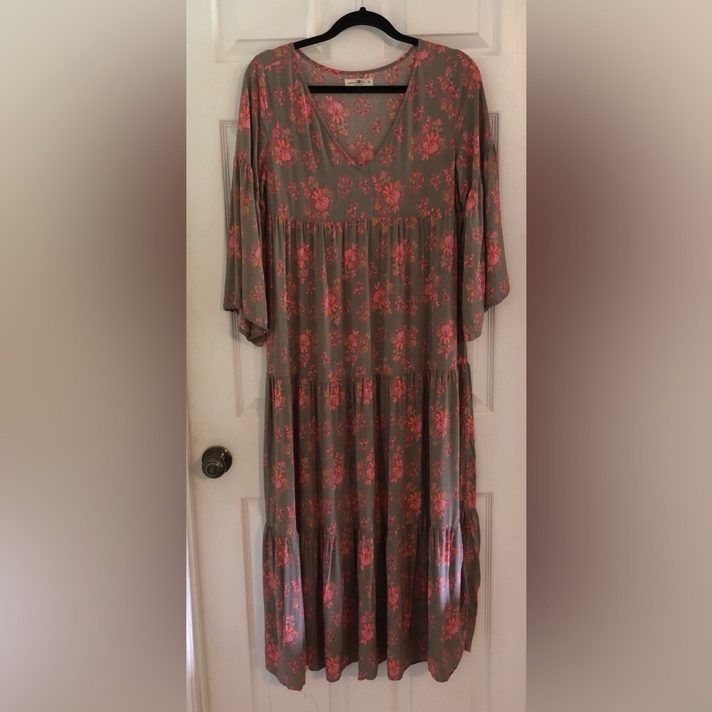NATURAL LIFE Gray and Pink Long Sleeve floral tiered casual maxi Dress medium